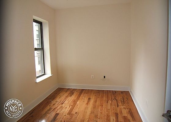 4th image of 49 Clarkson Ave APT 1A