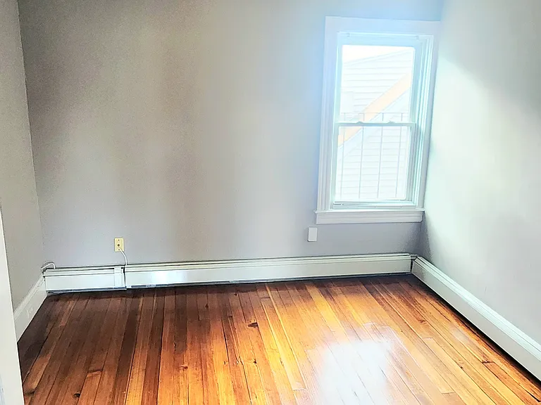 65 W Cole St #3R — Photo 6