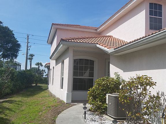 2nd image of 250 Saint Lucie Ln APT 18