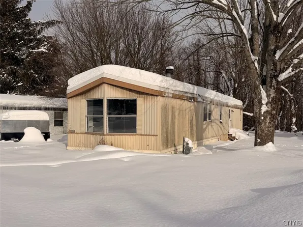 956 Middle Rd #5A, Oswego, NY 13126