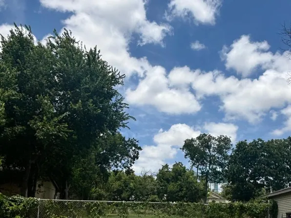 3220 NW 25th St, Fort Worth, TX 76106