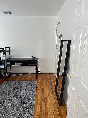 5th image of 88 Alberta Ave #1