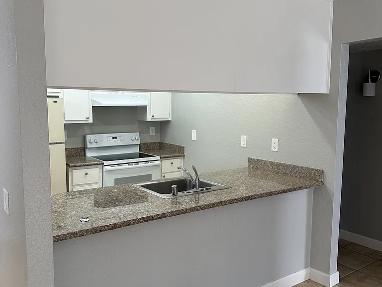 Riverfront Apartments — Photo 41
