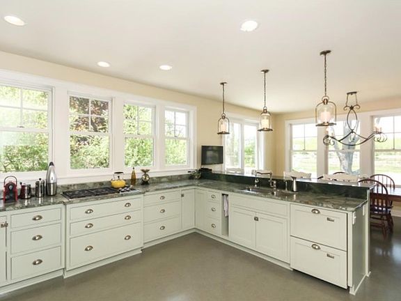 4th image of 825 Heinel Dr