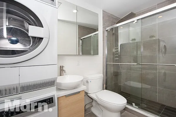 Rented by Mdrn Residential | media 7