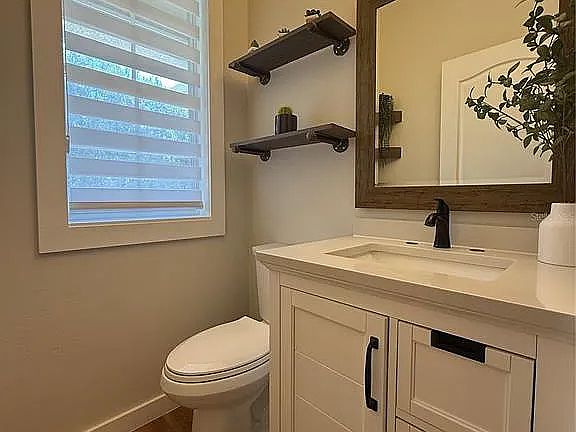first floor 1/2 bathroom