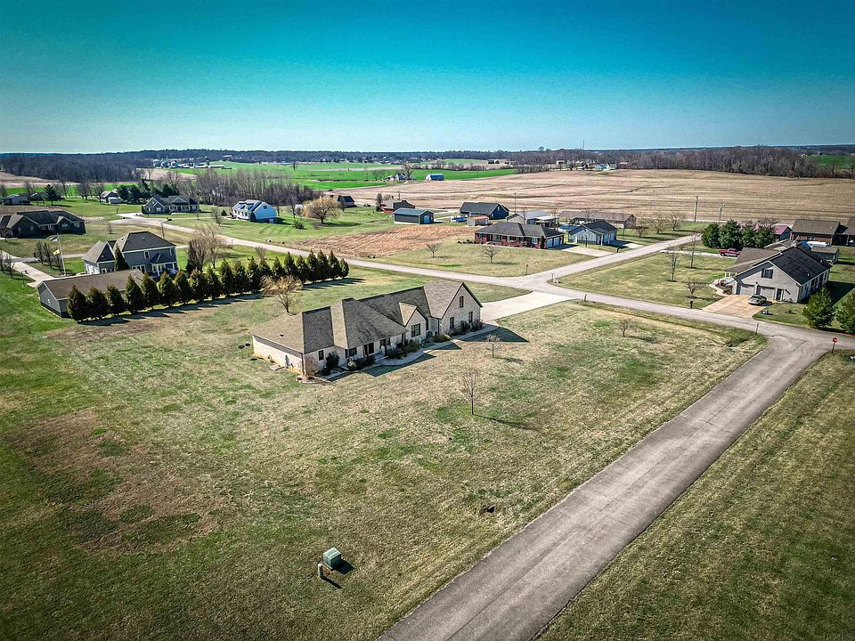 1389 W Wheatland Ct, Haubstadt, IN 47639 MLS 202305764 Zillow