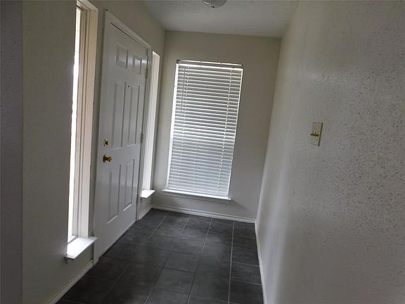 3rd image of 7530 Cavesson Dr
