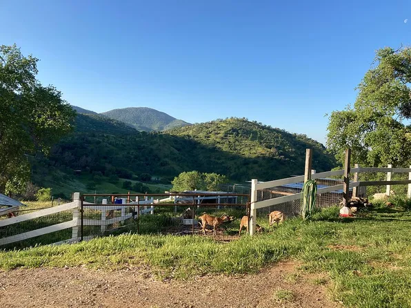 35670 Hummingbird Ln, Squaw Valley, CA 93675