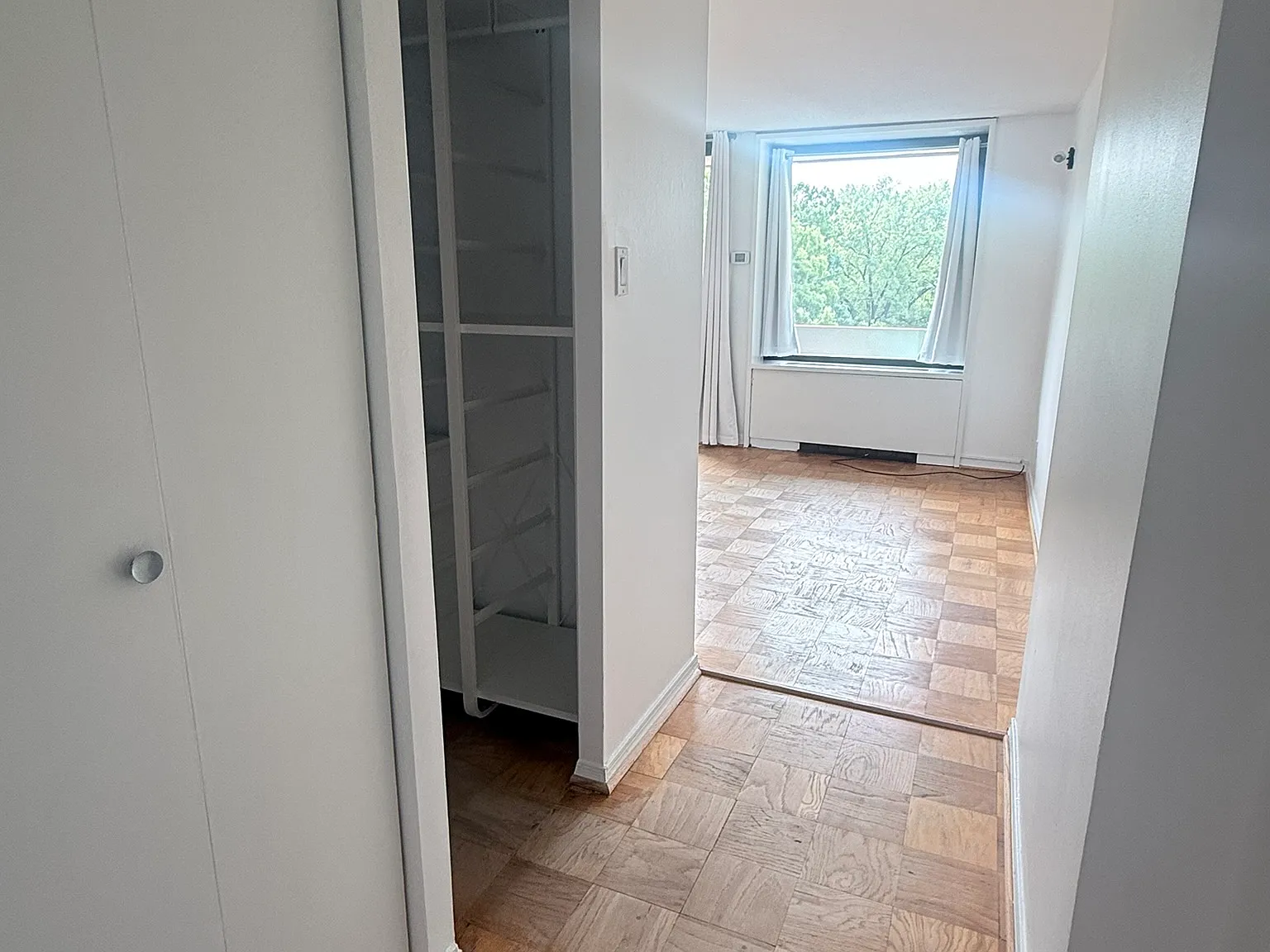 Studio, 600 sqft, $1,800 — Photo 3