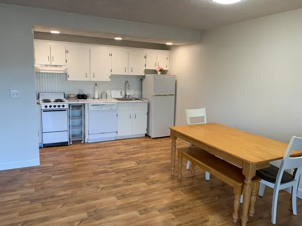 170 Highland St APT 301, Taunton, MA 02780