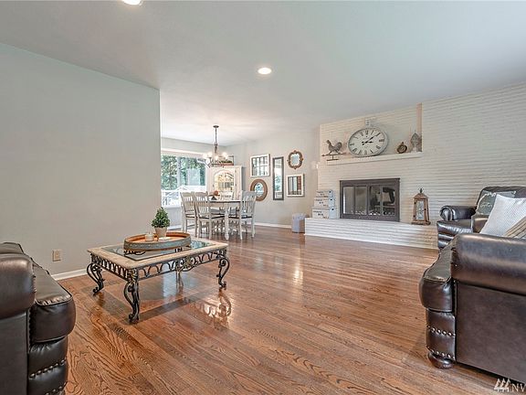 4th image of 18351 167th Ave NE