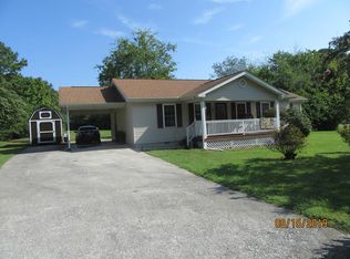 600 Pine Oaks Dr, Tunnel Hill, GA 30755