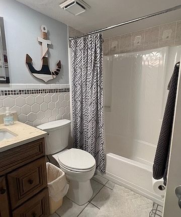 4th image of 1014 Manatee Rd APT F307