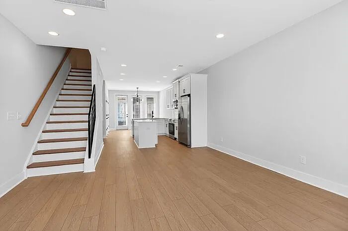 2158 N Graham St — Photo 12