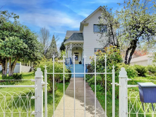 321 Pleasant St, Grass Valley, CA 95945