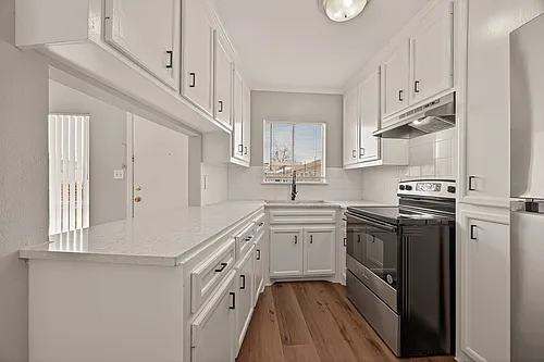 Johanna Apartments Photo 1