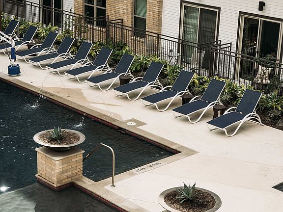 2nd image of 1130 Broadway St #3354250
