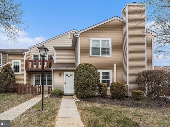 61 Dogwood Ln #D-2, Horsham, PA 19044