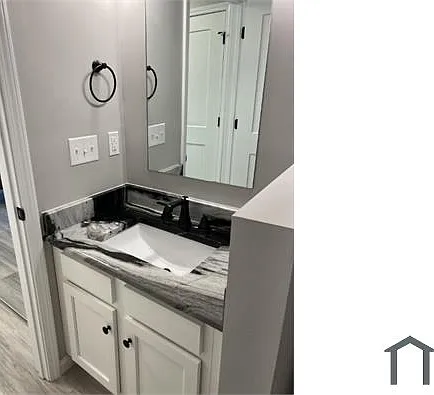 341 Adam St #D — Photo 13