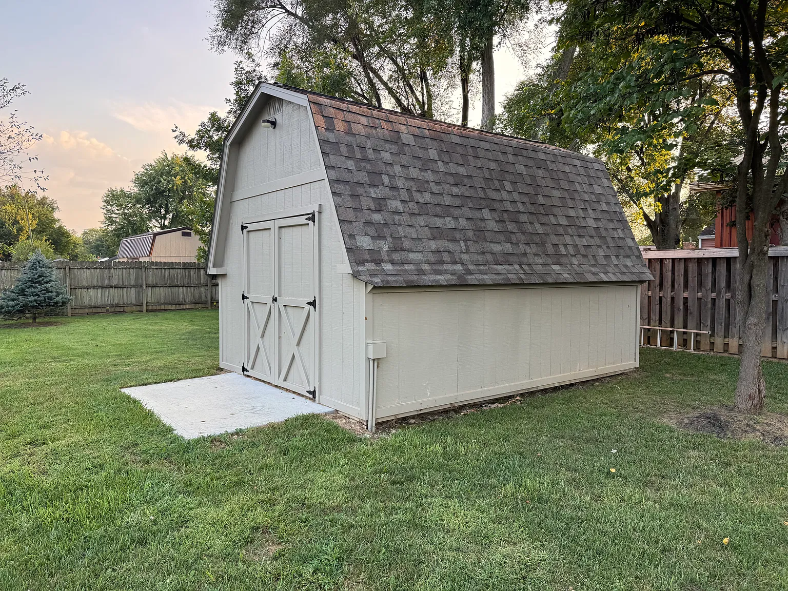 2 bed, 888 sqft, $1,800 — Photo 3