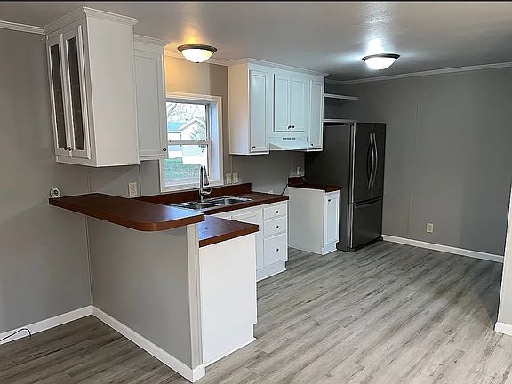 5th image of 528 Will St