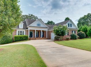 106 Oak Brook Ln, Greenville, SC 29611