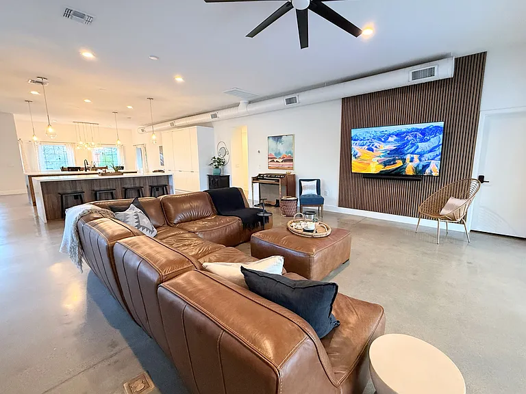 1140 E Sheridan St — Photo 10