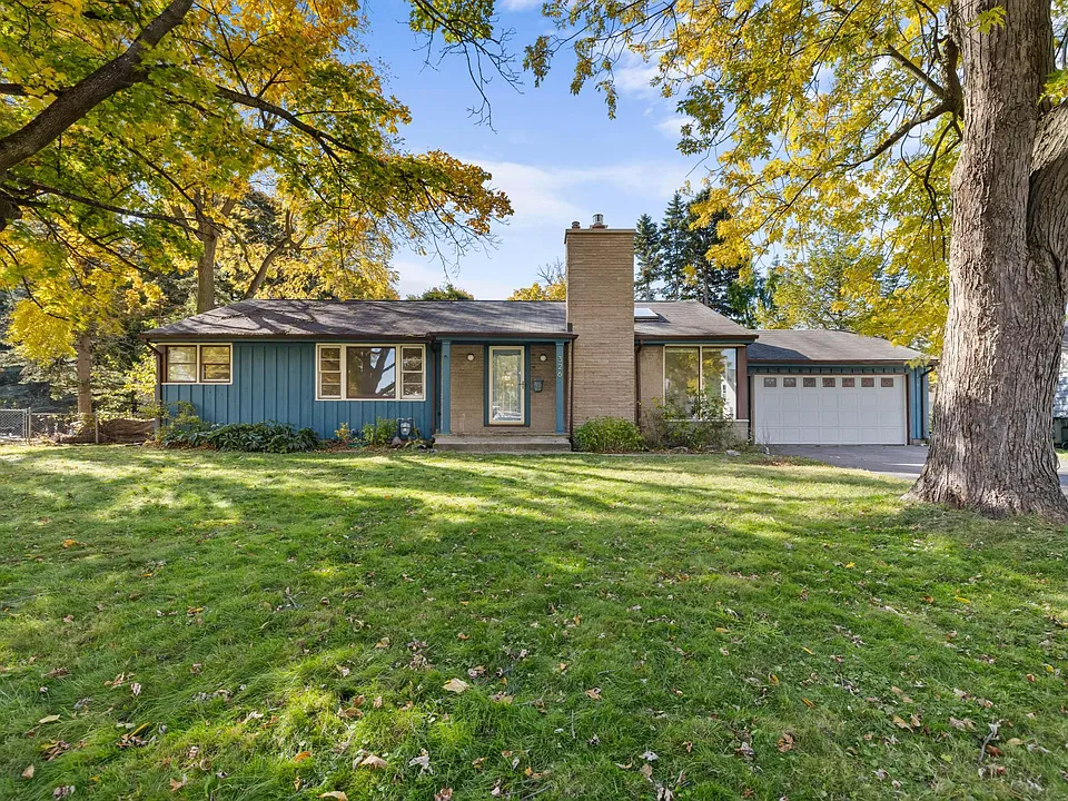 326 Cadman Dr