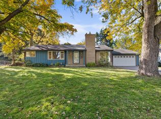 326 Cadman Dr, Williamsville, NY 14221
