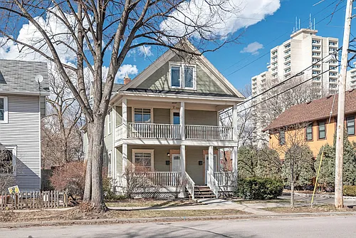 216 W 32nd St Photo 1