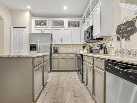 4th image of 6527 Silver Queen Way