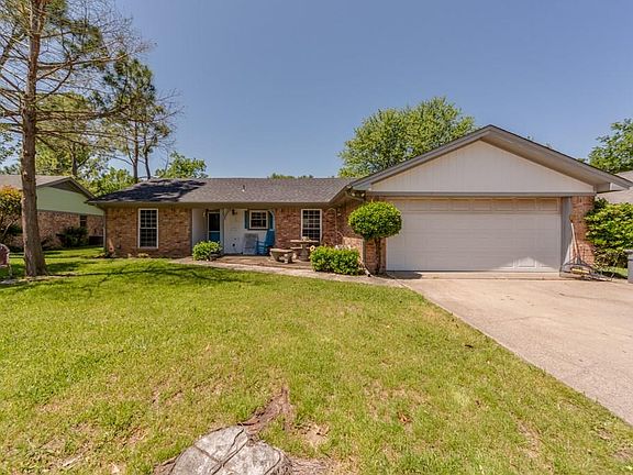 2nd image of 204 Windcrest Dr