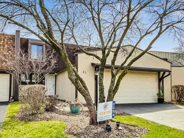 31 Westwood Ct, Indian Head Park, IL 60525