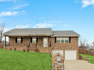 19713 Stallion Dr, Waynesville, MO 65583