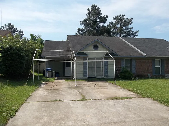 5808 Georgetown Dr photo 1