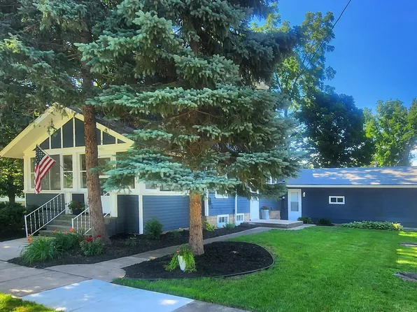 921 Water St, New Hartford, IA 50660