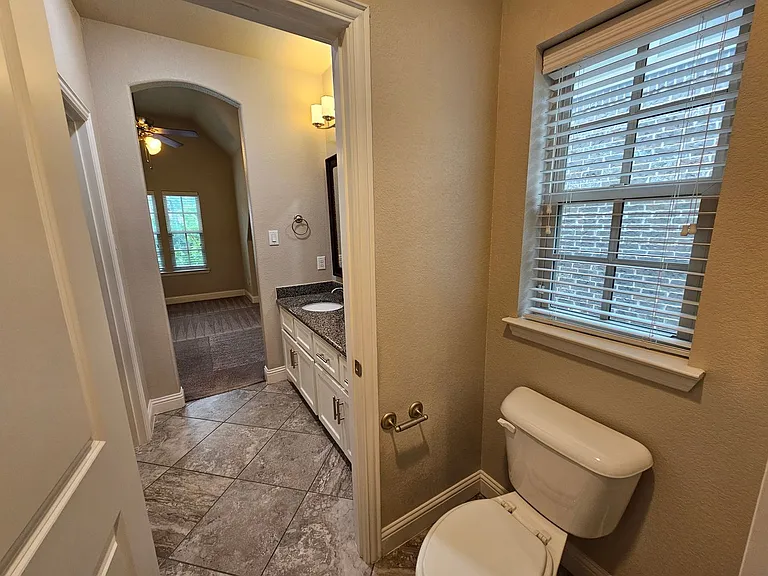 988 Shadyside Ln — Photo 41