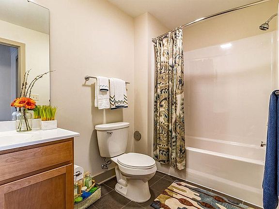 5th image of 1554 Franklin St APT 302