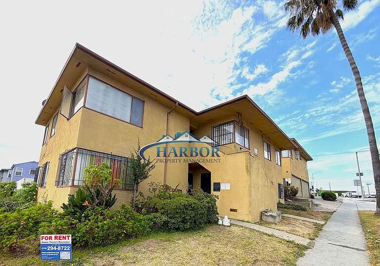 5642 Angeles Vista Blvd #2 — Photo 1