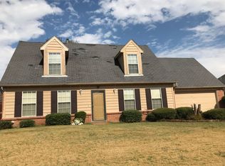 6720 Ross Manor Dr, Memphis, TN 38141