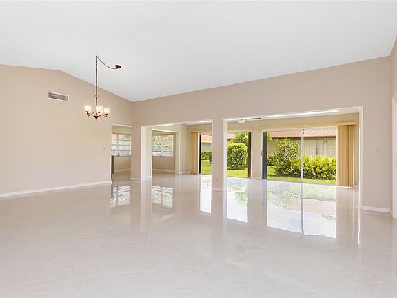 5th image of 10821 Greentrail Drive