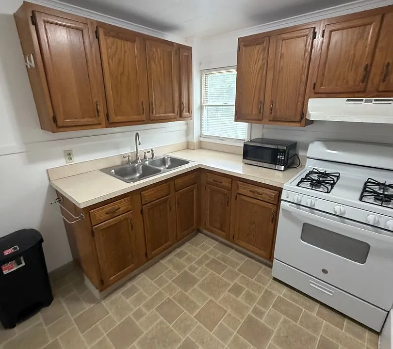 6395 Lakeshore Road