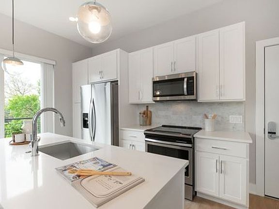 5th image of 52 W Washington Ln #206