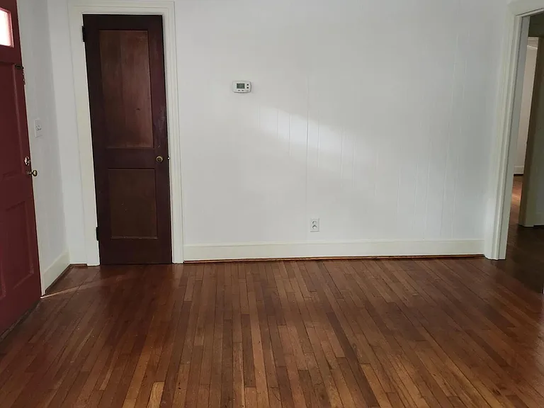 340 E Delaware Ave — Photo 4