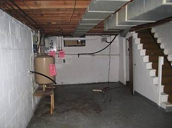 4th image of 1575 Lancaster Ave