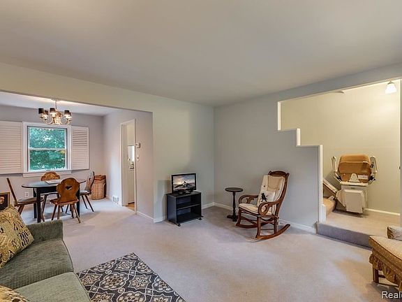 4th image of 675 N Eton St #1