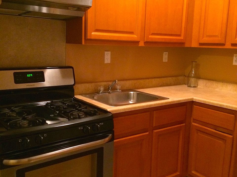 2nd image of 188 E 54th St #3