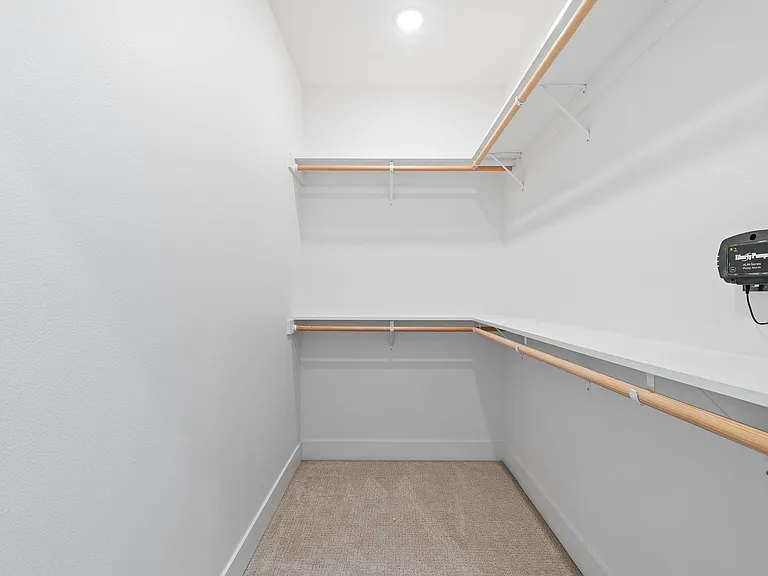 2143 Birch Ave — Photo 8