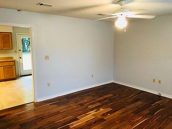 4th image of 543 Juanita Dr